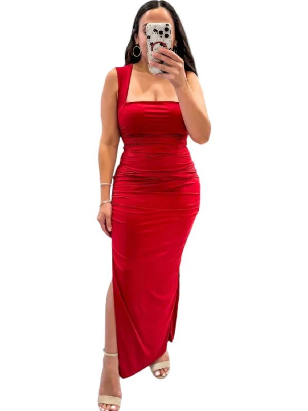 Women's High-Fashion Attire Luxury Comfort Fashion Week Ruched Midi Dress In Cherry Red