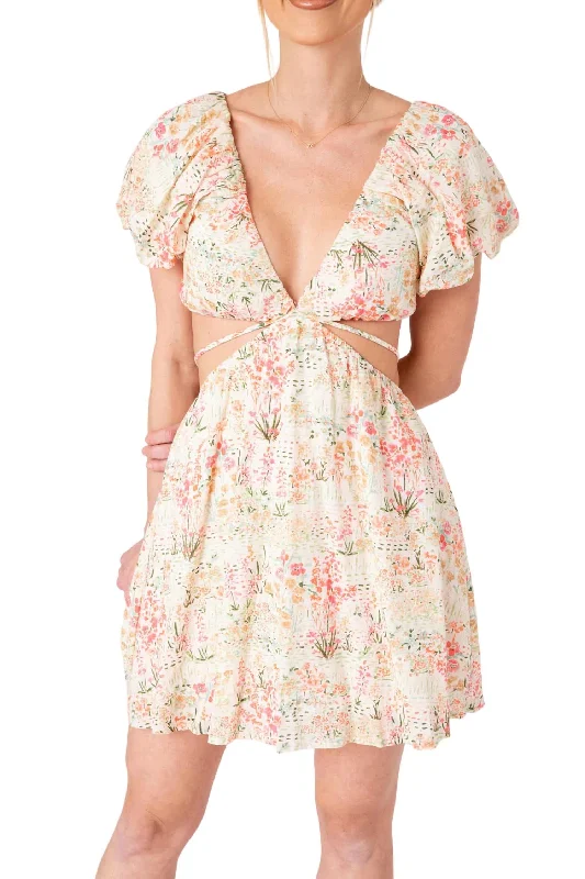 Women's Party Clothes Bold Silhouette Passport Dress In Flirty Floral