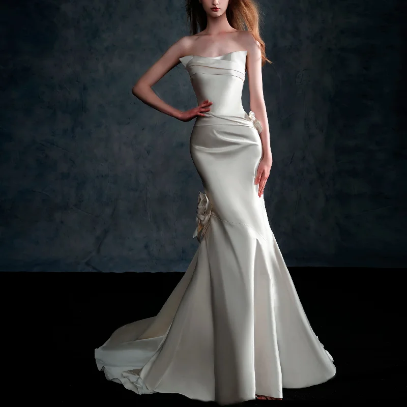 Women's Romantic Outfit Playful Elegance Satin Mermaid Wedding Dress with Curvy Neckline