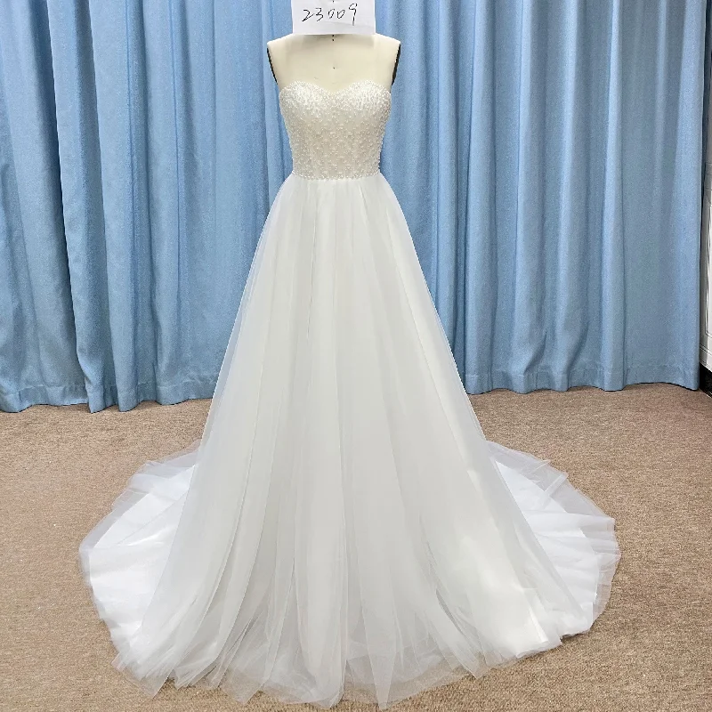 Chic Women's Attire Limited - Stock Strapless A-line Tulle Wedding Dress with Sweetheart Neck