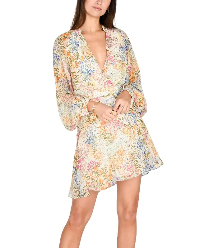 Women's Weekend Outfit Y2K Nostalgic Fashion Look Zinnia Wrap Dress In Floral