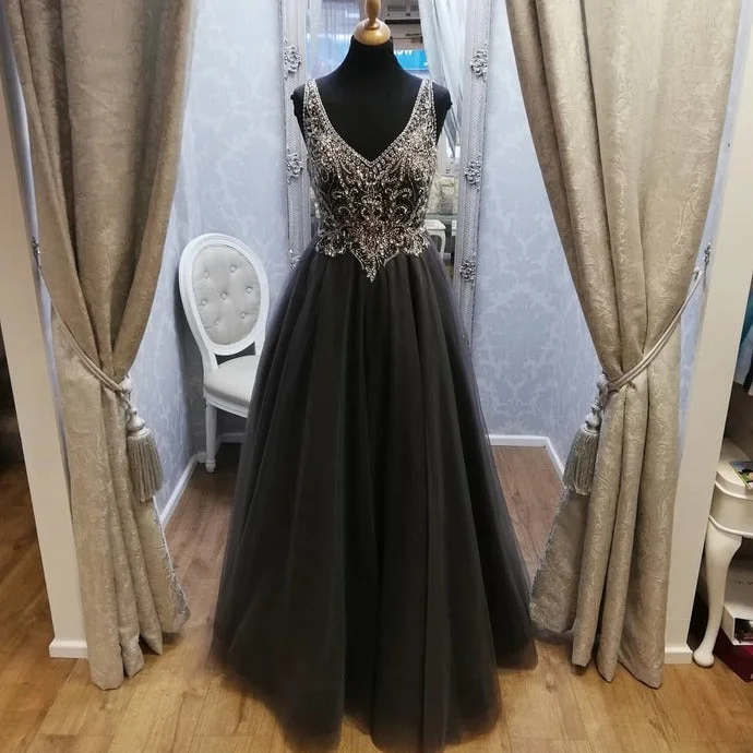 Women's Apparel And Garments Black Prom Dress,Tulle Prom Gown,Beading Evening Dress,V-Neck Prom Gown   cg9449