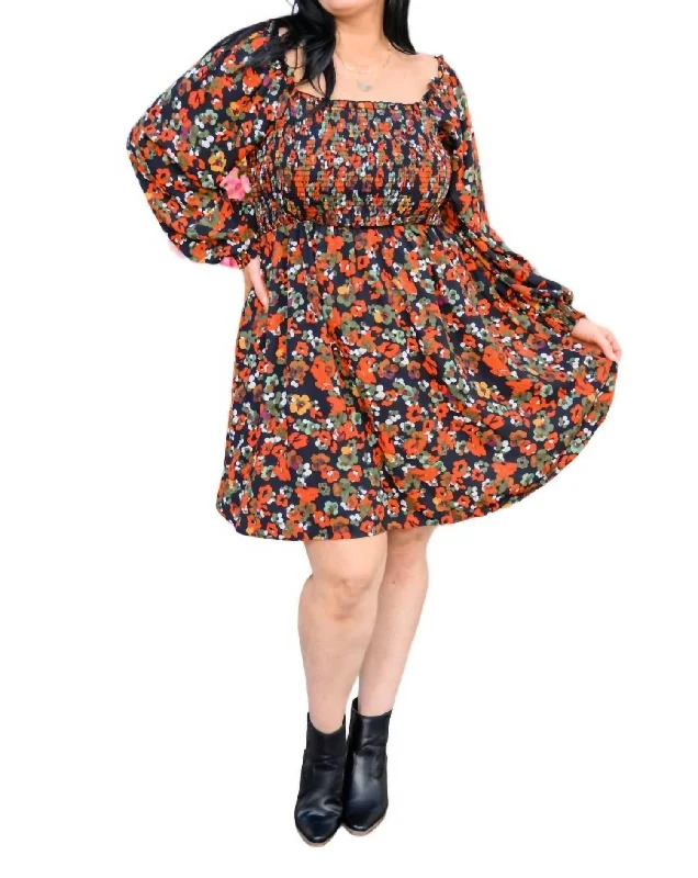 Women's Vintage Attire Bold Silhouette Bet On It Shirred Long Sleeve Floral Dress In Floral Print